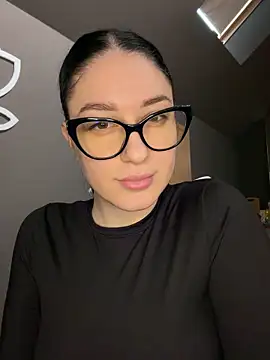 Snapshot of moniqque chatting on November 12, 2025, 7:01 am moniqque online show from November 12, 2025, 7:01 am