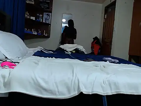 miss barbiee online show from December 5, 2025, 8:39 pm