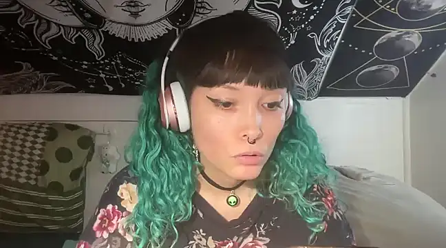 Snapshot of FRRANNKIE chatting on March 5, 2025, 8:42 pm FRRANNKIE online show from March 5, 2025, 8:42 pm