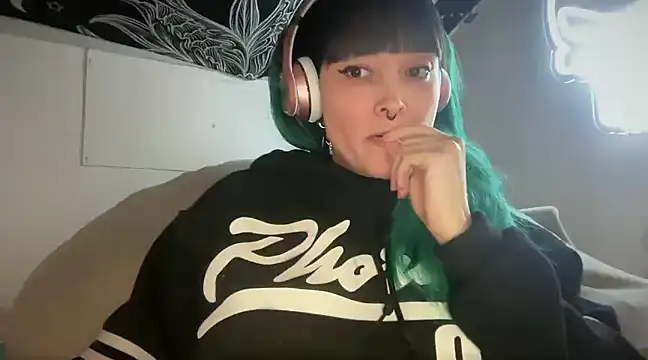 Snapshot of FRRANNKIE chatting on February 28, 2025, 1:58 pm FRRANNKIE online show from February 28, 2025, 1:58 pm