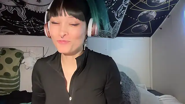 Snapshot of FRRANNKIE chatting on February 24, 2025, 8:25 pm FRRANNKIE online show from February 24, 2025, 8:25 pm