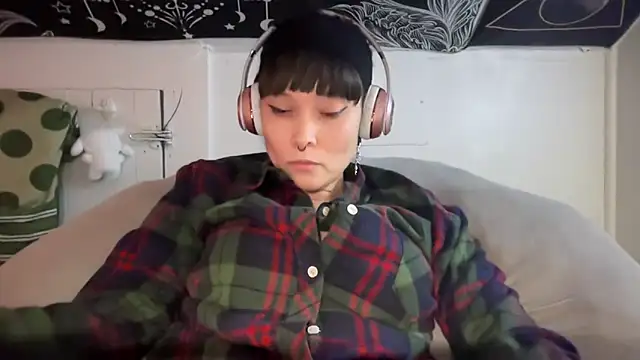 Snapshot of FRRANNKIE chatting on February 25, 2025, 4:14 pm FRRANNKIE online show from February 25, 2025, 4:14 pm