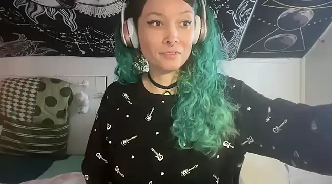 Snapshot of FRRANNKIE chatting on March 6, 2025, 6:05 pm FRRANNKIE online show from March 6, 2025, 6:05 pm