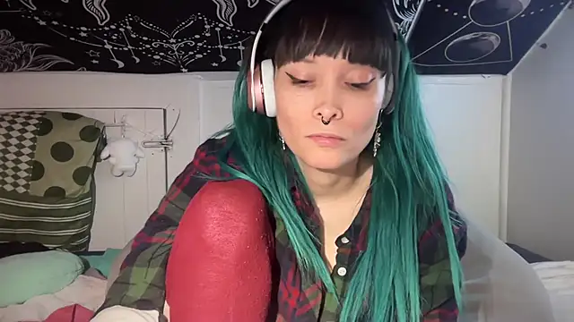 Snapshot of FRRANNKIE chatting on February 25, 2025, 7:16 pm FRRANNKIE online show from February 25, 2025, 7:16 pm