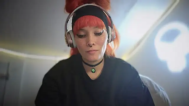 Snapshot of FRRANNKIE chatting on October 19, 2025, 8:11 pm FRRANNKIE online show from October 19, 2025, 8:11 pm