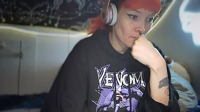 Snapshot of FRRANNKIE chatting on October 1, 2025, 3:38 pm FRRANNKIE online show from October 1, 2025, 3:38 pm