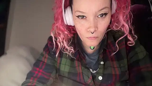 Snapshot of FRRANNKIE chatting on August 4, 2026, 5:45 am FRRANNKIE online show from August 4, 2026, 5:45 am