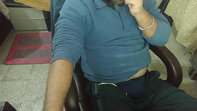 Snapshot of rentarob chatting on December 3, 2025, 2:45 am rentarob online show from December 3, 2025, 2:45 am