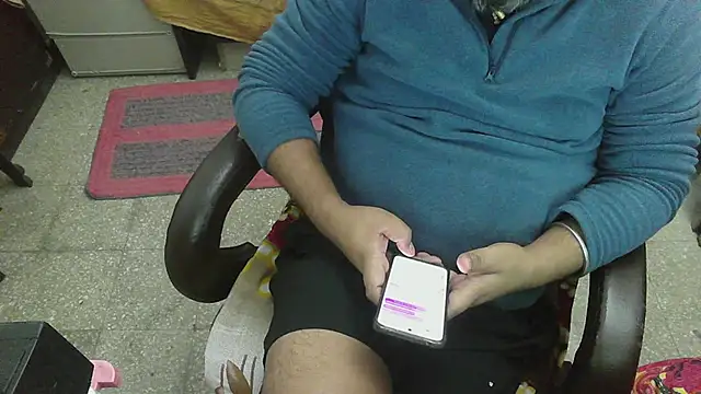 Snapshot of rentarob chatting on December 4, 2025, 6:18 pm rentarob online show from December 4, 2025, 6:18 pm