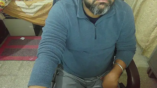 Snapshot of rentarob chatting on December 3, 2025, 11:14 pm rentarob online show from December 3, 2025, 11:14 pm