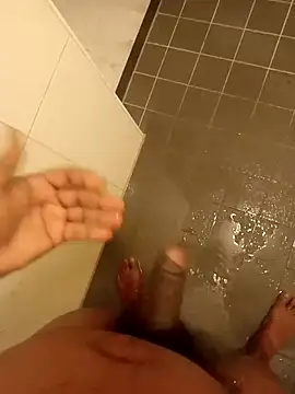 Snapshot of RyZ111 chatting on December 15, 2025, 11:10 pm RyZ111 online show from December 15, 2025, 11:10 pm