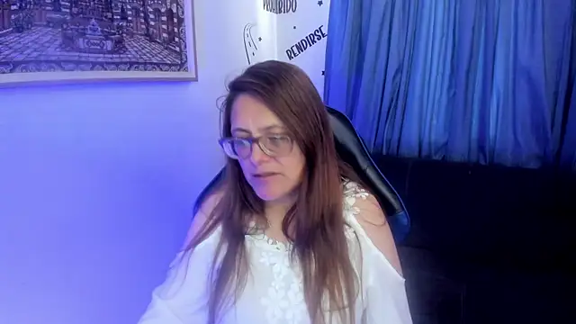 Snapshot of Ivette_Shaira chatting on June 10, 2026, 5:47 pm Ivette Shaira online show from June 10, 2026, 5:47 pm
