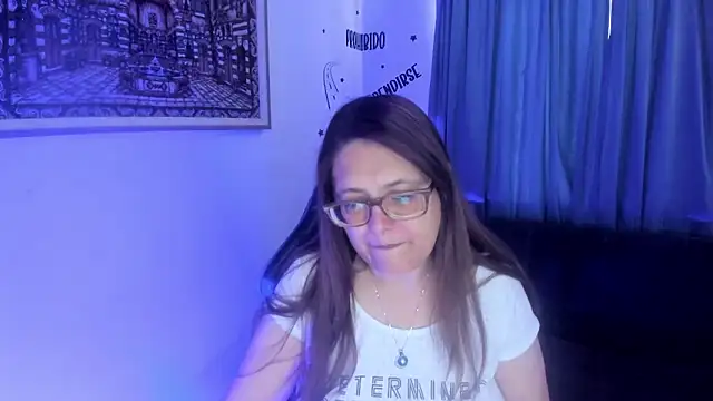 Snapshot of Ivette_Shaira chatting on July 5, 2026, 1:07 pm Ivette Shaira online show from July 5, 2026, 1:07 pm