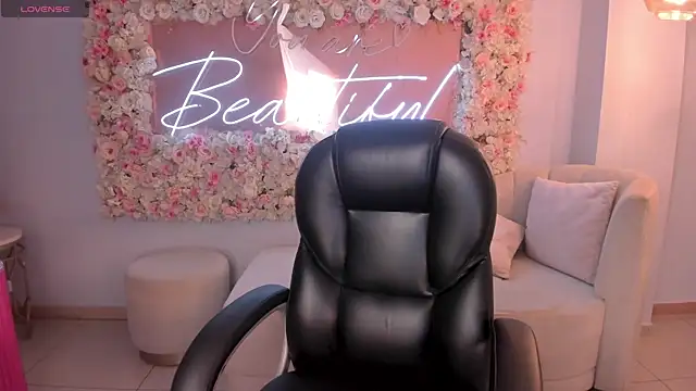 MileyCruz  online show from April 8, 2026, 7:26 pm