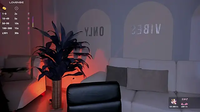 DannaCruz online show from February 17, 2025, 7:01 pm