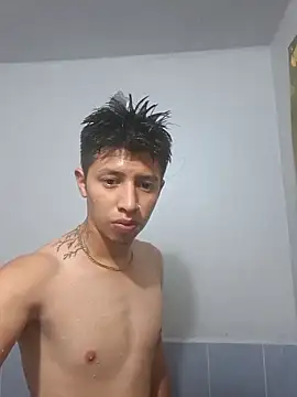 adri uwu online show from January 14, 2026, 3:21 am