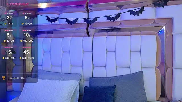 valkiria moore online show from October 22, 2025, 7:57 pm