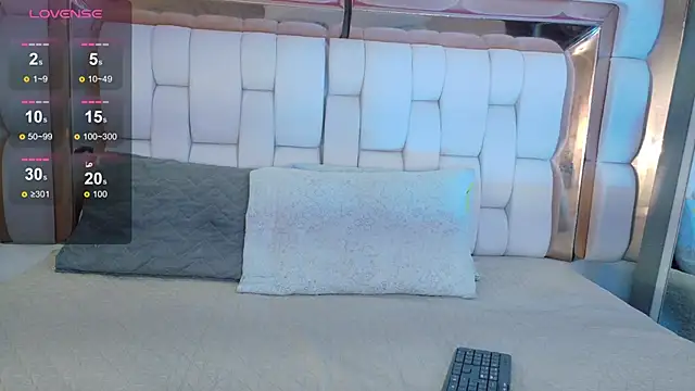 Snapshot of valkiria_moore chatting on February 28, 2026, 7:57 pm valkiria moore online show from February 28, 2026, 7:57 pm