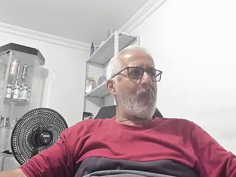 cenizo10124 online show from December 13, 2025, 10:27 pm