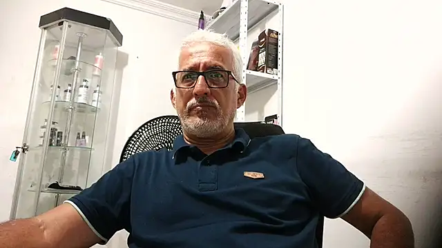 cenizo10124 online show from November 17, 2025, 9:19 pm