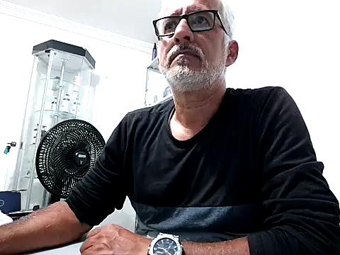 cenizo10124 online show from November 27, 2025, 2:56 am