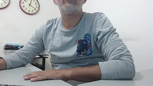 cenizo10124 online show from December 19, 2024, 5:18 pm