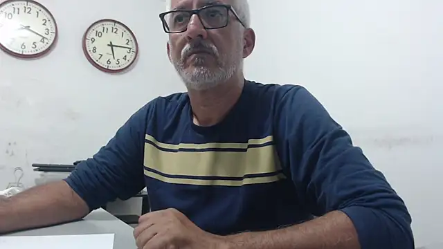 cenizo10124 online show from December 6, 2024, 10:13 pm