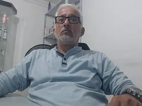 cenizo10124 online show from October 21, 2025, 2:16 pm