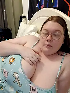 Snapshot of Sexycurvyemilyy chatting on July 15, 2026, 9:55 pm Sexycurvyemilyy online show from July 15, 2026, 9:55 pm