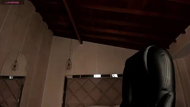 SophiePalmer online show from March 12, 2026, 12:20 pm