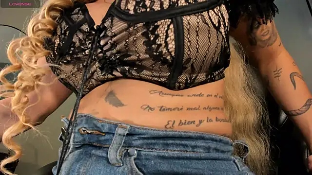 SophiePalmer online show from October 27, 2025, 11:11 am