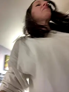 DominiqueX0 online show from December 18, 2025, 5:06 pm