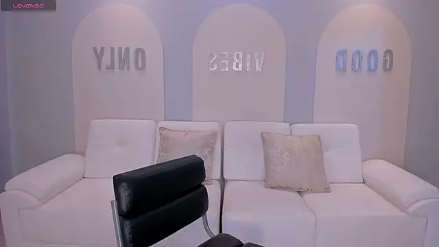 SunnyRivers online show from October 24, 2025, 3:44 pm