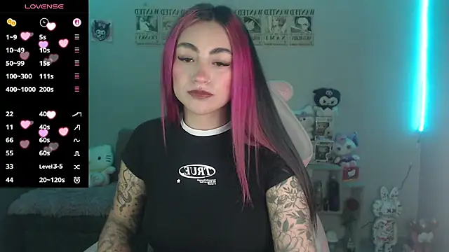 Snapshot of abbie_stone chatting on June 15, 2026, 2:01 am abbie stone online show from June 15, 2026, 2:01 am