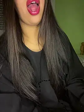 Snapshot of Mayacrayzi chatting on June 18, 2026, 9:14 am Mayacrayzi online show from June 18, 2026, 9:14 am