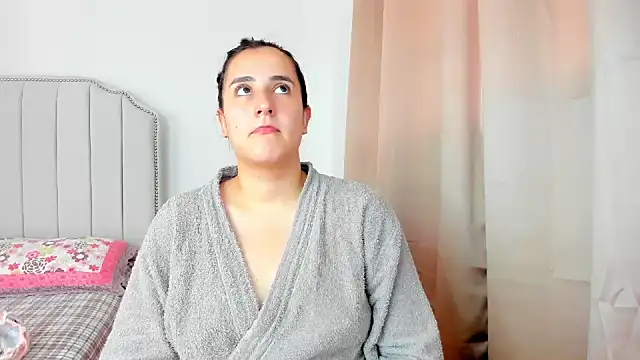 Snapshot of Hanna86 chatting on November 21, 2025, 4:50 pm Hanna86 online show from November 21, 2025, 4:50 pm