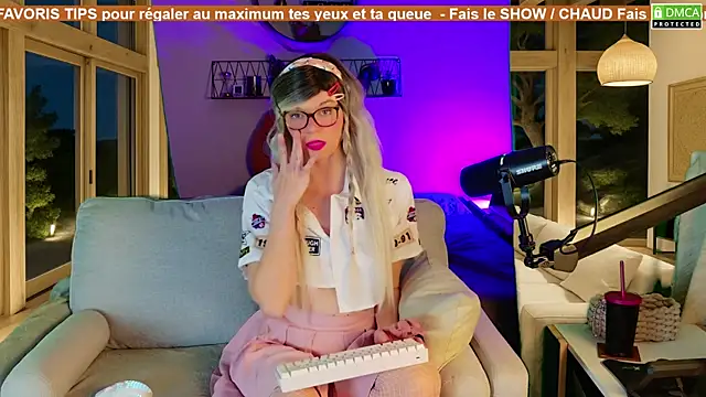 Snapshot of Kittychatte chatting on November 5, 2025, 8:23 pm Kittychatte online show from November 5, 2025, 8:23 pm