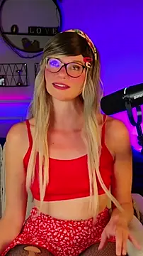 Snapshot of Kittychatte chatting on June 18, 2026, 8:03 pm Kittychatte online show from June 18, 2026, 8:03 pm