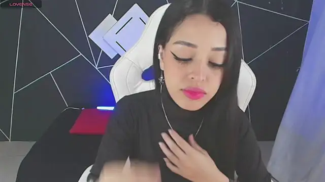 Snapshot of farichell chatting on November 8, 2025, 2:31 pm farichell online show from November 8, 2025, 2:31 pm