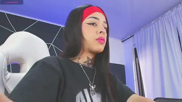 Snapshot of farichell chatting on December 15, 2025, 8:25 pm farichell online show from December 15, 2025, 8:25 pm