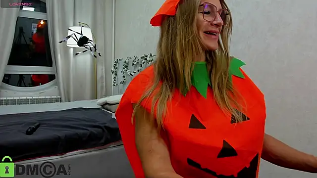 Snapshot of Milf_Tea chatting on October 31, 2025, 1:02 am Milf Tea online show from October 31, 2025, 1:02 am