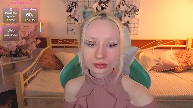 Snapshot of Katia_Kim chatting on March 8, 2026, 6:28 am Katia Kim online show from March 8, 2026, 6:28 am