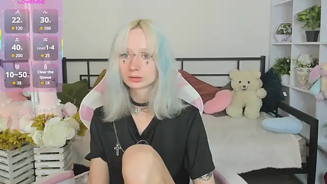 Katia Kim online show from May 4, 2026, 5:22 am