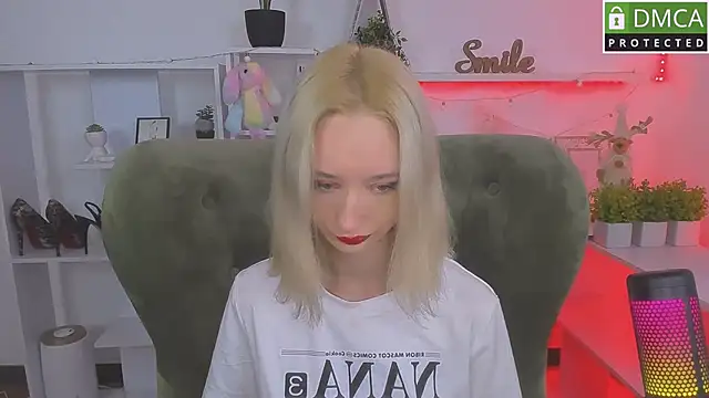 Snapshot of Katia_Kim chatting on October 10, 2025, 5:30 am Katia Kim online show from October 10, 2025, 5:30 am