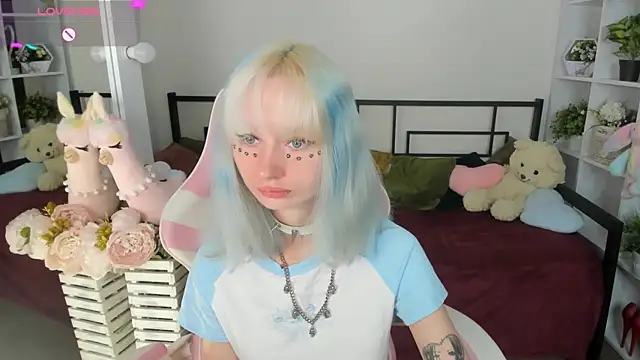 Katia Kim online show from April 24, 2026, 5:20 am