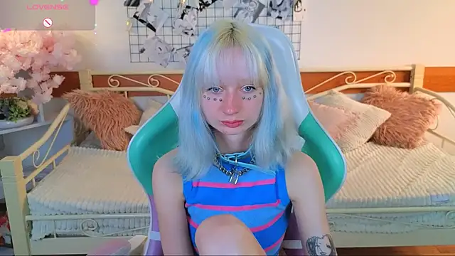 Katia Kim online show from April 25, 2026, 5:21 am