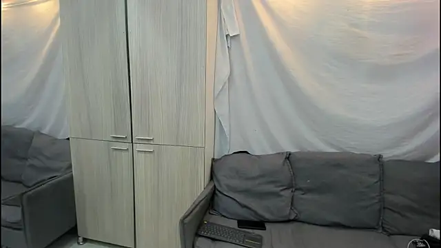 Mhelanny2 online show from January 14, 2026, 5:27 pm