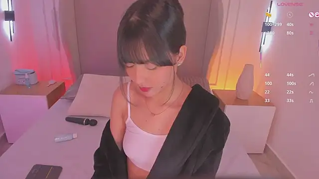 Snapshot of luisah_ chatting on November 11, 2025, 8:03 pm luisah online show from November 11, 2025, 8:03 pm