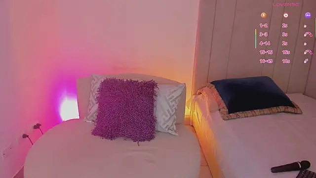 luisah  online show from April 22, 2026, 8:48 pm