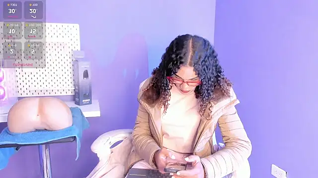 Snapshot of StefanyMiler chatting on October 9, 2025, 8:31 pm StefanyMiler online show from October 9, 2025, 8:31 pm